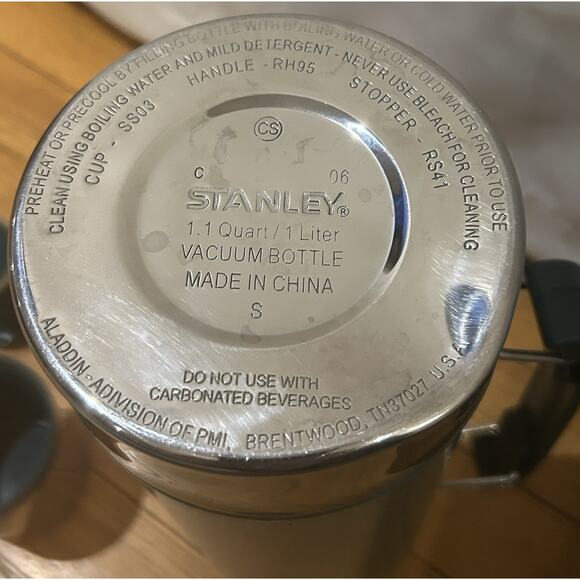 Stanley Aladdin 1.1 Quart/1 Liter Vacuum Bottle - Picture 6 of 6